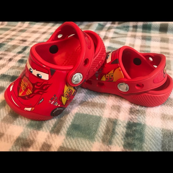 lightning mcqueen crocs size 13